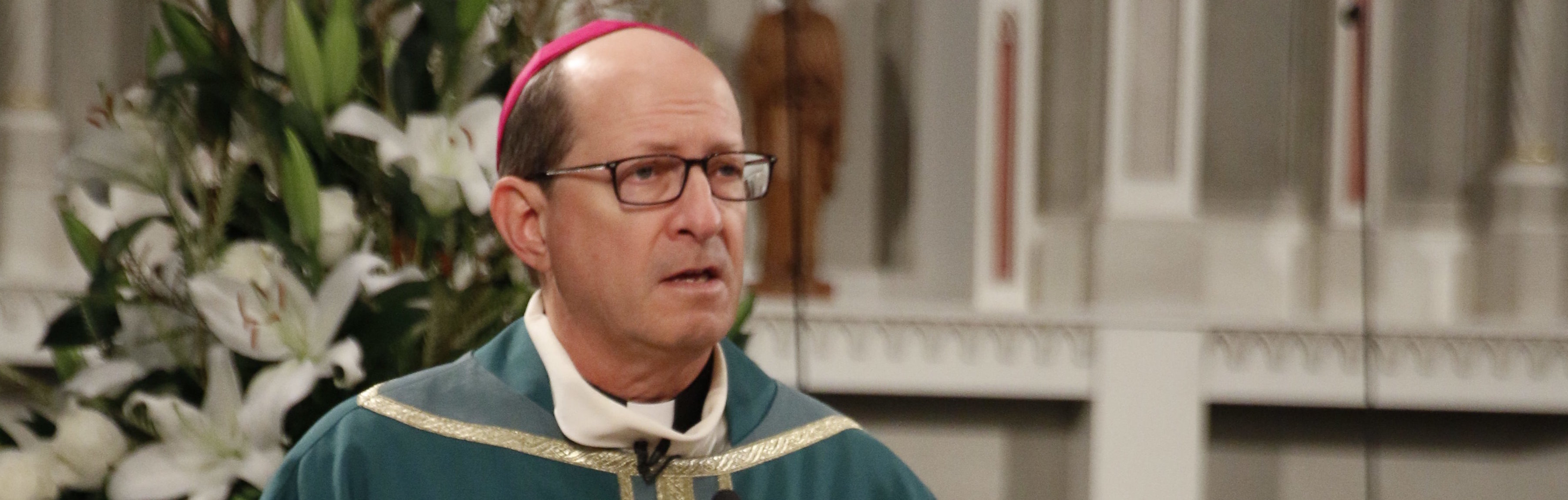 Bishop Walkowiak gives the homily at installation Mass for Father Constanza, CSP