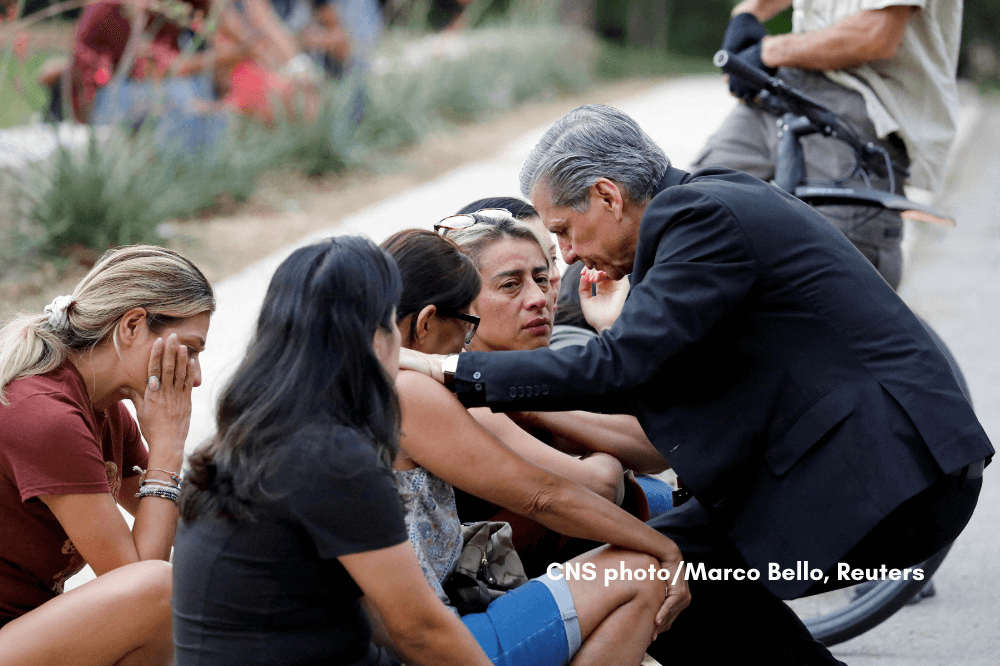 CNS photo, Marco Bello, Reuters - Robb elementary school shooting, Texas