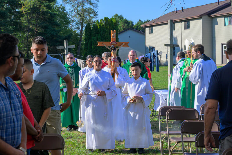 Entrance procession for Migran Mass